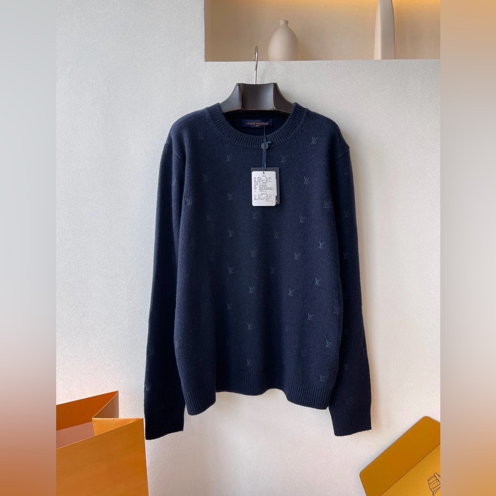 LUIS VUITTON, Blason All Over Embroidered Crewneck!!